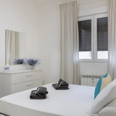 Rossetti 23/1 Appartement